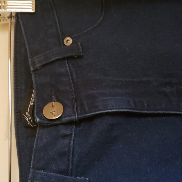 SALE‼️ Girl's outfit - Picture 3 of 5